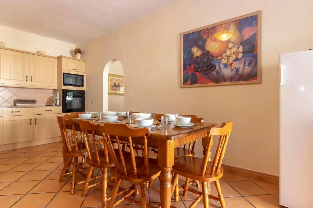 Casa Ourios Large Pool BBQ Walk to beach Carvoeiro  0*, Carvoeiro (Lagoa)